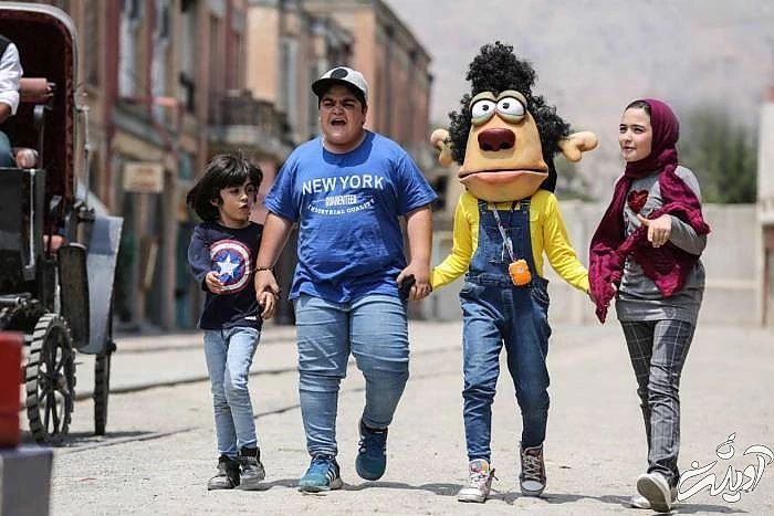 ابوالفضل رجبی و رایان سرلک در فیلم گل به خودی فیلم گل به خودی